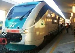 Il primo viaggio del treno &ldquo;veloce&rdquo; che collega Palermo e Catania