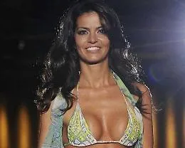 L&rsquo;attrice catanese Laura Torrisi, il cactus tra le gambe e la pizza con bufala