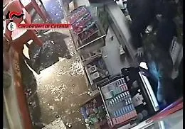 Zafferana, furto con spaccata sventato dai carabinieri: 3 arresti