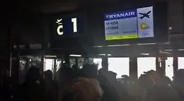Roma: il volo per Catania ritarda. Passeggeri bloccano altre partenze