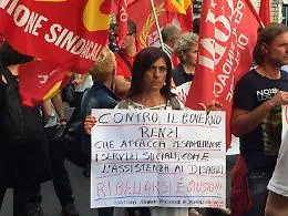 Le foto del corteo "Cacciamo Renzi" in marcia a Catania