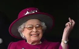 GOOD SAVE THE QUEEN: SIAMO SICILIANI NON ITALIANI