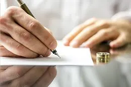 Divorzio, la Cassazione: &laquo;Assegno  tenga conto anche del tenore di vita&raquo;