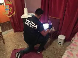 Casa a luci rosse chiusa a Ragusa: la denuncia dei vicini infastiditi
