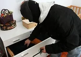Catania, 20 furti in casa al giorno rom e &ldquo;locali&rdquo; si dividono la citt&agrave;