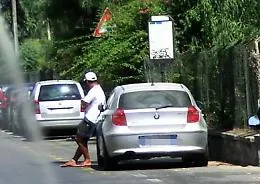 Catania, i parcheggiatori abusivi si impadroniscono della citt&agrave;