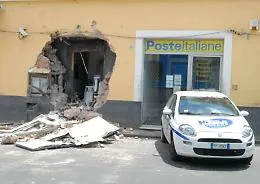 Catania, la banda del bancomat &ldquo;preleva&rdquo; uno sportello alle Poste
