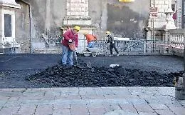 Catania, rimosso dal sagrato il manto di bitume &laquo;In citt&agrave; ognuno fa quello che vuole&raquo;