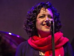 Dalle spiagge cubane alle atmosfere esotiche, viaggio in musica con Antonella Ruggiero