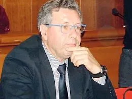 A vuoto la sfiducia il sindaco di Acate Franco Raffo resta ancora in sella