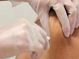 Allarme meningite, ragazzi in fila nelle Asp per la profilassi