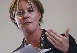 Lorenzin: &laquo;A Catania troppe inadempienze Se non interviene la Regione, lo faccio io&raquo;