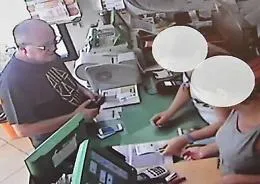 Ragusa, arrestata la banda che truffava con le postepay