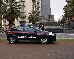Rapina in casa nel Nisseno, un ferito