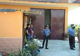 Orrore a Palagonia, uccisa coppia: lui sgozzato, lei gi&ugrave; dal balcone