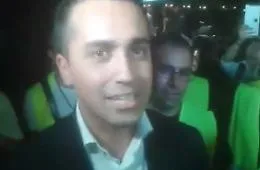Di Maio: "Se vinciamo in Sicilia mandiamo Renzi a casa, nel Pd c'&egrave; una guerra per bande"
