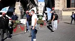 Catania, i tassisti in piazza: &laquo;Aiutateci o moriamo di fame&raquo;