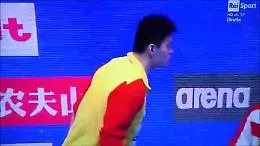 Mondiali di nuoto, Sun  (sospettato di doping) vince e Scott non gli stringe la mano e finisce a insulti