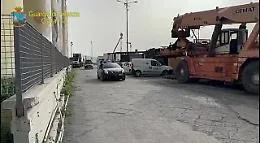 Catania, droga nascosta nel motore di refrigerazione di container al porto: sequestrata