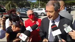 Coronavirus in Sicilia, Musumeci avverte
&laquo;Troppo lassismo, tornano le mascherine?&raquo;