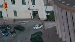 Arresti per droga tra Agrigento, Favara e Canicatt&igrave;, gli arrestati escono dalla Questura