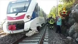 Treno deraglia vicino Trieste dopo una frana sui binari