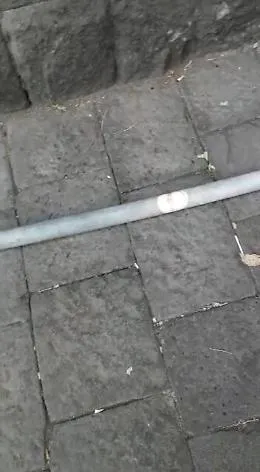 Catania, segnaletica stradale divelta e pericolosa in viale Libert&agrave;