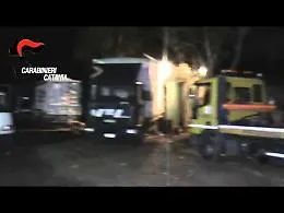 Catania, scoperto deposito di merce rubata