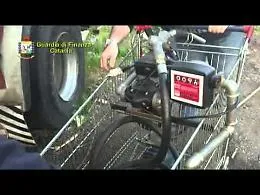 Acireale, un&rsquo;area di sosta trasformata in distributore abusivo di gasolio: 2 arresti