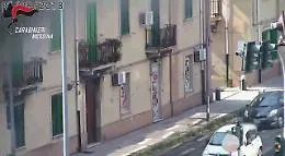 Centri massaggi sequestrati per prostituzione a Giardini e Messina: il video dei carabinieri