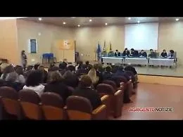 Lello Analfino le "canta" al deputato Di Mauro