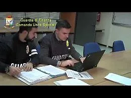 Vendita on line marchi contraffatti, oscurati 410 siti
