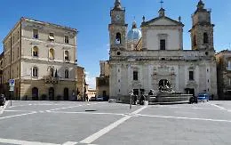 Covid, impennata a Caltanissetta: il sindaco chiude le scuole e chiede la zona rossa
