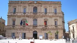 Dipendenti comunali a Comiso, le opposizioni: "Chiudere la partita del part-time"