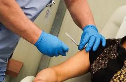 Covid, s&igrave; alla quarta dose del vaccino: &egrave; arrivato anche l'ok dell'Aifa