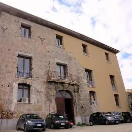 Palermo, vampe di San Giuseppe con i mobili degli uffici dell'assessorato