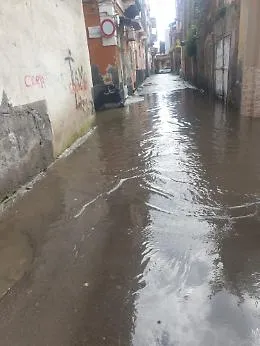 Catania: tombini otturati, famiglie bloccate in casa