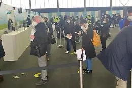 All'hub di Palermo vaccini quasi terminati: &laquo;Andiamo avanti fino ad esaurimento&raquo;