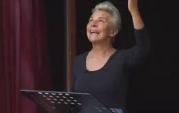 Pamela Villoresi, il teatro e il Covid: &laquo;Stagione eroica, siamo stremati ma sempre vivi&raquo;