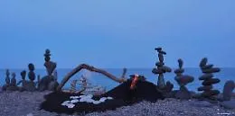 Sosteniamo  con un like il siciliano Giovanni Vitellino al LIano Earth Art Fest