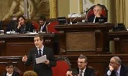 Dati covid truccati, via al dibattito: Musumeci sulla "graticola"
