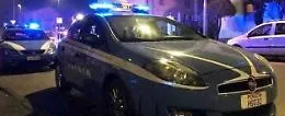 San Cristoforo, in fila per la droga lascia il figlio da solo in macchina