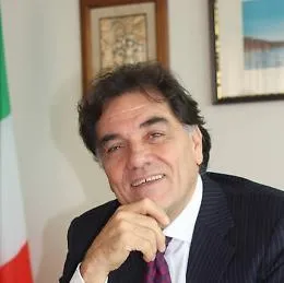 Anticorpi monoclonali, Drago: &laquo;Medici di famiglia distratti: 400 dosi nei frigoriferi&raquo;