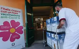 Sicilia, rinunce AstraZeneca fino al 70%: &laquo;Ma vaccineremo tutti entro il 31 agosto&raquo;