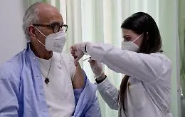 Sicilia, scatta &ldquo;operazione nonni&rdquo; per gli over 80 non ancora vaccinati