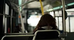 Molesta due ragazze sul tram, cinquantanovenne arrestato a Messina