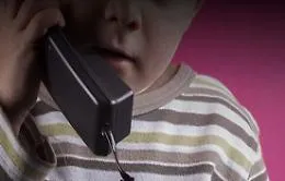 &laquo;Sta picchiando mamma&raquo;: bambino chiama la polizia ad Adrano e fa arrestare il padre