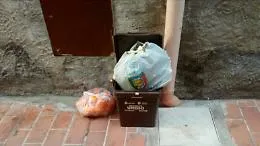 Adrano: ancora disagi per la mancata raccolta dell'umido