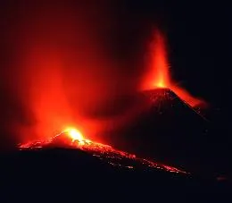 Etna, la fotogallery dell'eruzione numero 17