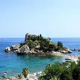 Covid e turismo, una notte gratis ogni 3 di soggiorno per chi viene in Sicilia
